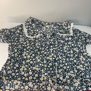 Indigo rose juniors button front blouse. Floral print. Large collar. Women’s xl
